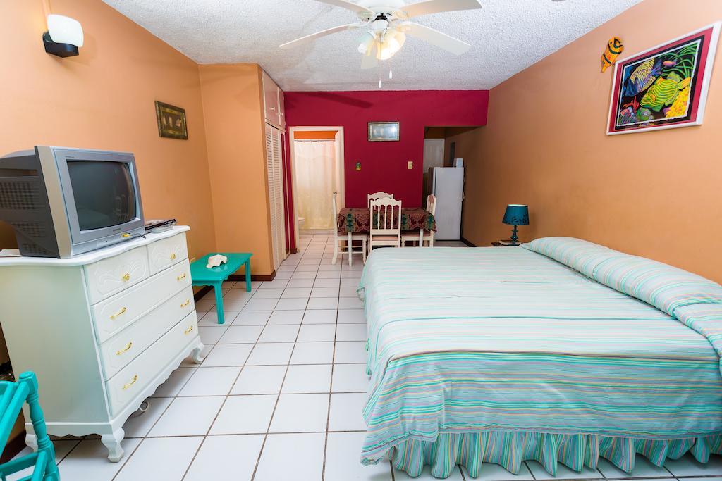 Villa Criss Ocho Rios Zimmer foto